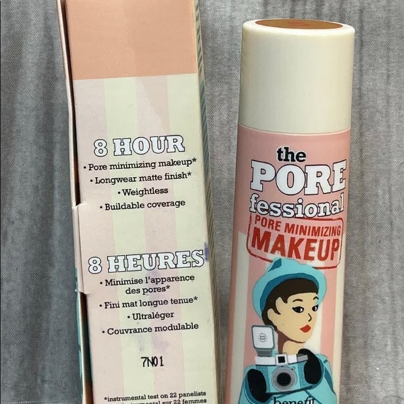 Benefit Cosmetics The Porefessional Pore Minimizing Makeup #5 - Picture 3 of 5